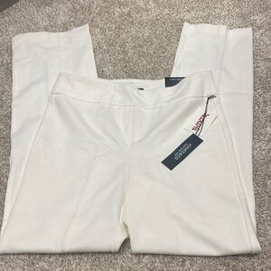 NWT! Jones & Co Winter White Pull On Pant